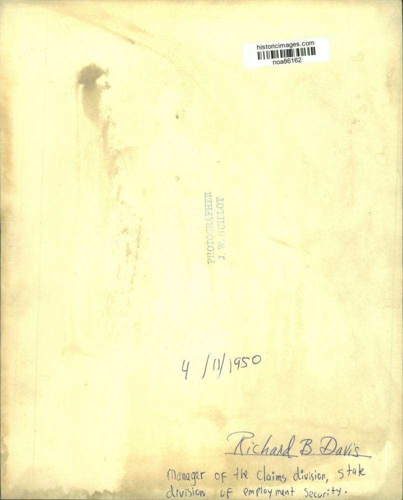 1950 Press Photo Richard B. Davis, Manager, Claims Division. Employment Security