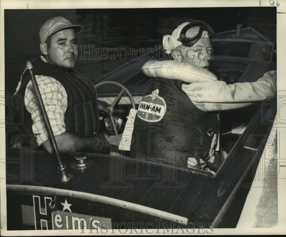 1954 Press Photo Michael L. Heim & Quentin H. DeClerk leave Esplanade wharf- Historic Images