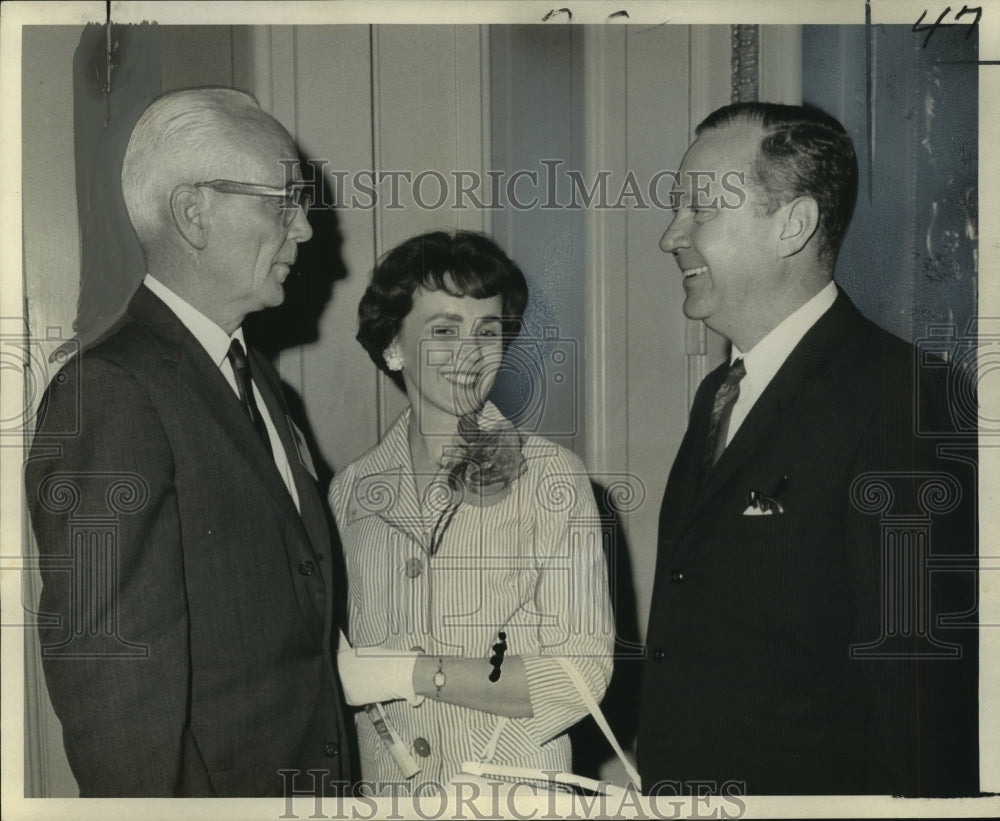 1965 Press Photo Mrs. DeBessonet with others in Washington to receive award.