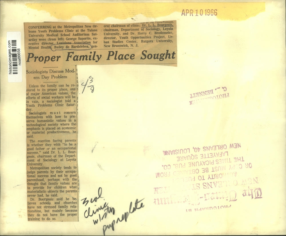 1966 Press Photo Bailey deBardeleben and others with Youth Problems Clinic