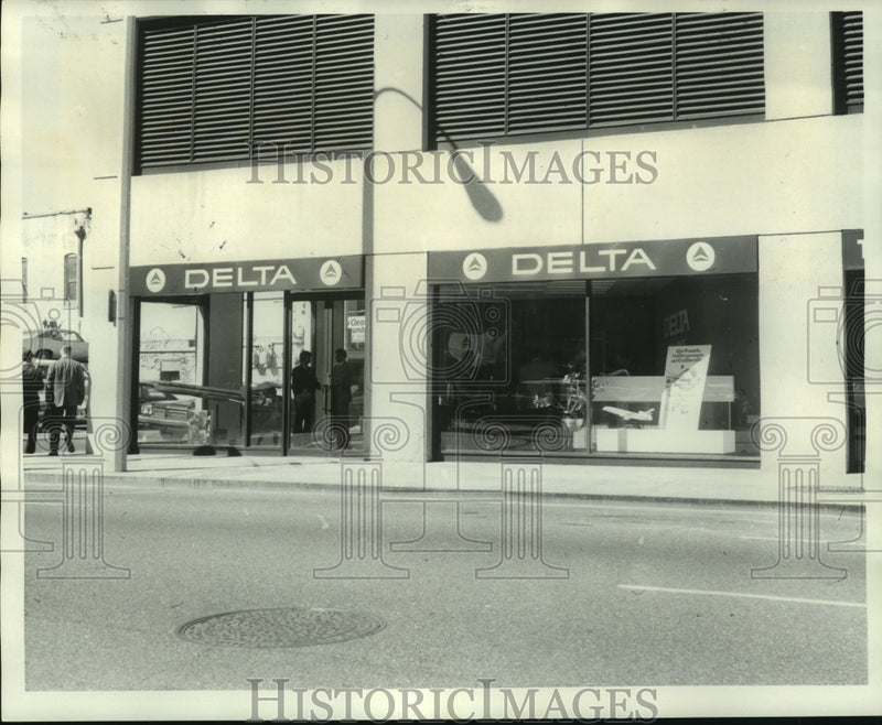 Load image into Gallery viewer, 1974 Press Photo Delta Airlines' new office at 237 O'Keefe Avenue - noa86728
