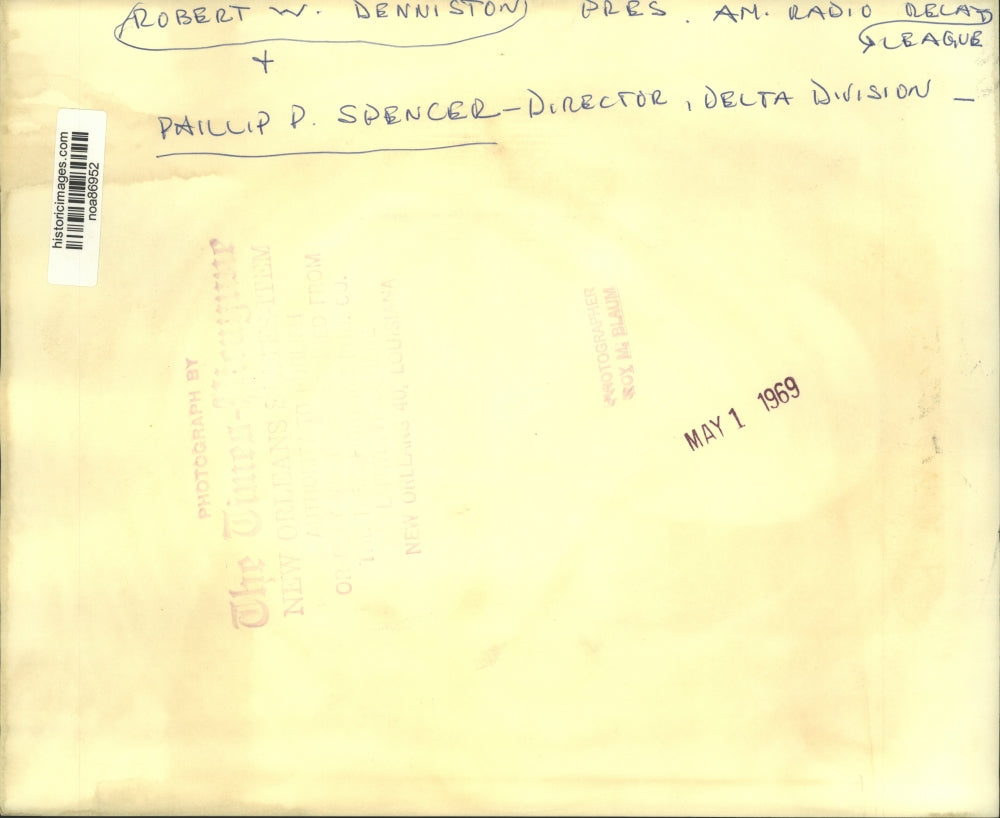 1969 Press Photo Executives Robert W. Denniston and Phillip P. Spencer