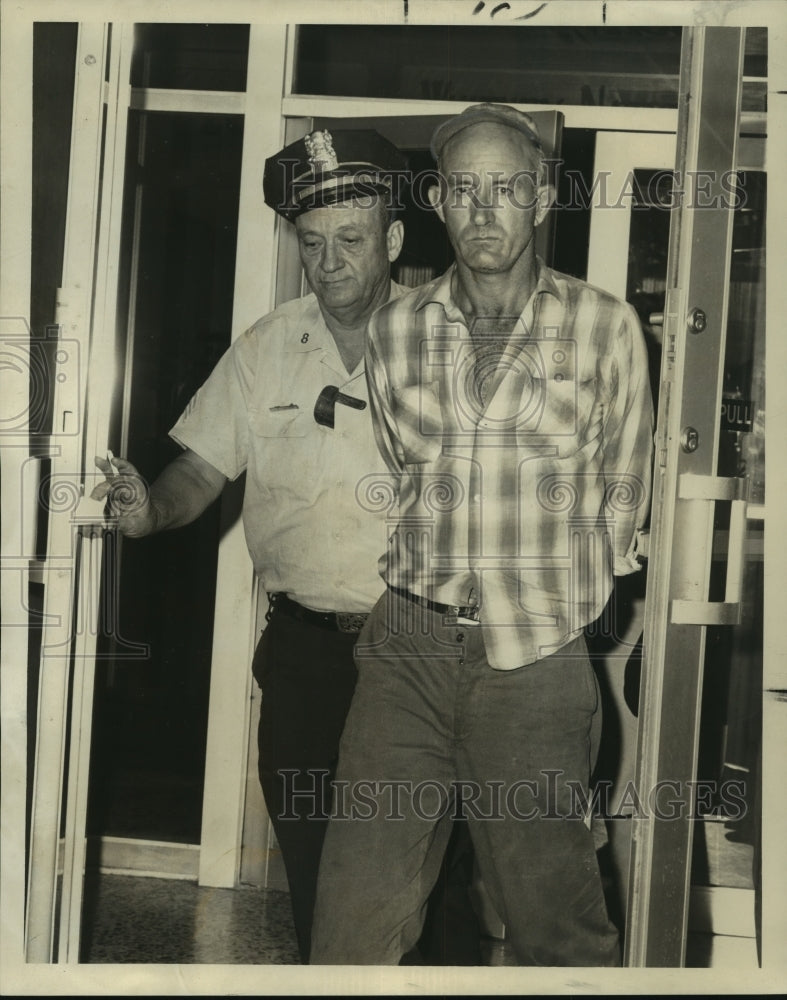 1966 Press Photo Robert Toxie Dearman, arrested for Armed Robbery - noa87328
