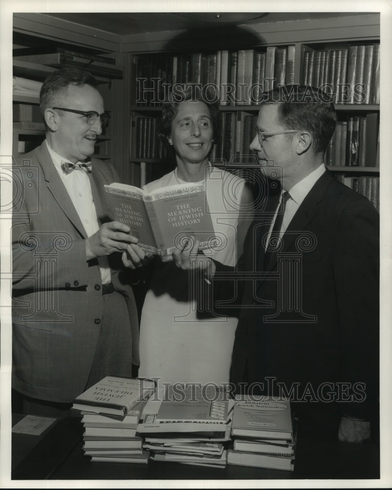 1966 Press Photo American Judaism Collection presented to Howard-Tilton Library
