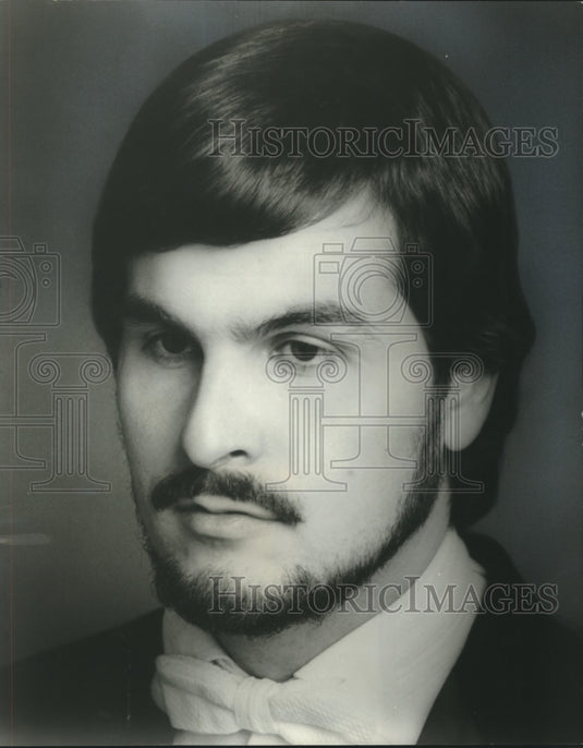 1979 Press Photo Young conductor Victor DeRenzi will conduct Verdi's Macbeth