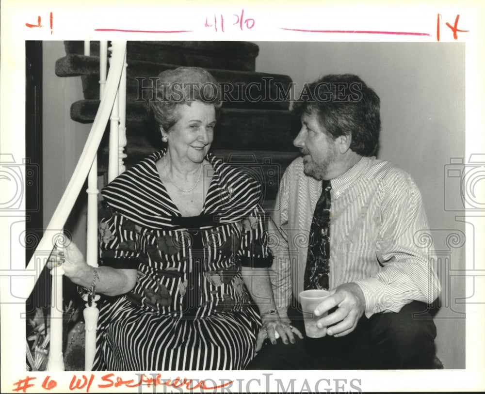  Press Photo Josie Derbes and Harold Hunt, guests at Party for Singles Club- Historic Images