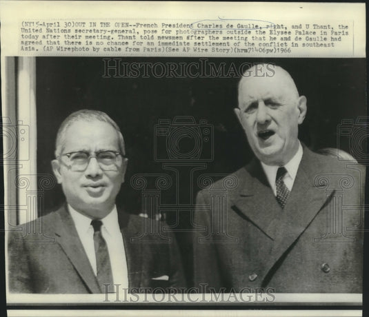 1966 Press Photo Charles de Gaulle & U Thant Pose for Picture in Paris, France- Historic Images