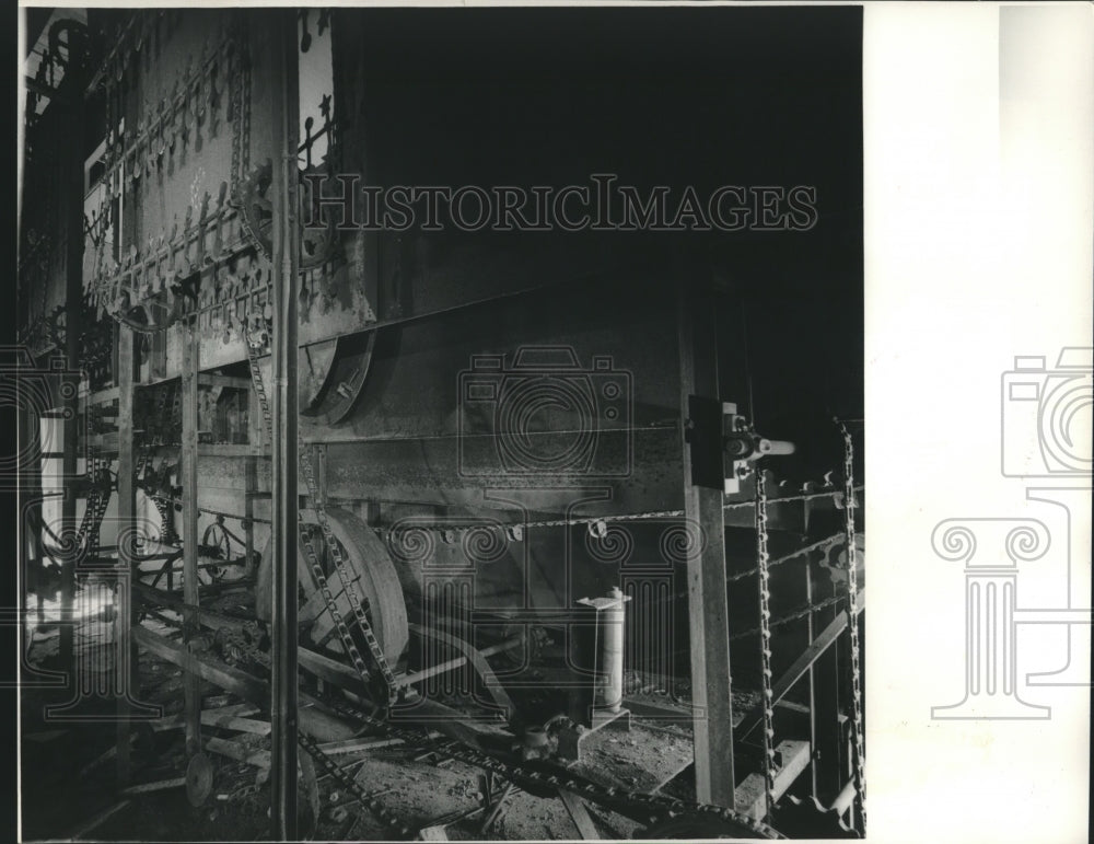 1974 Press Photo Abandoned machine at Lincoln Beach park - noa89248