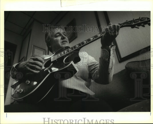 1992 Press Photo Anthony DiPascal, Jefferson Parish Deputy & Musician- Historic Images