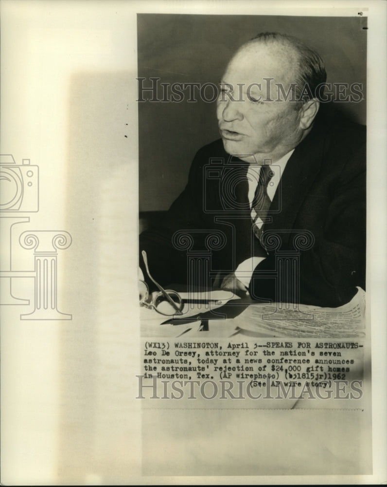 1962 Press Photo Leo De Orsey, attorney for the nation's seven astronauts