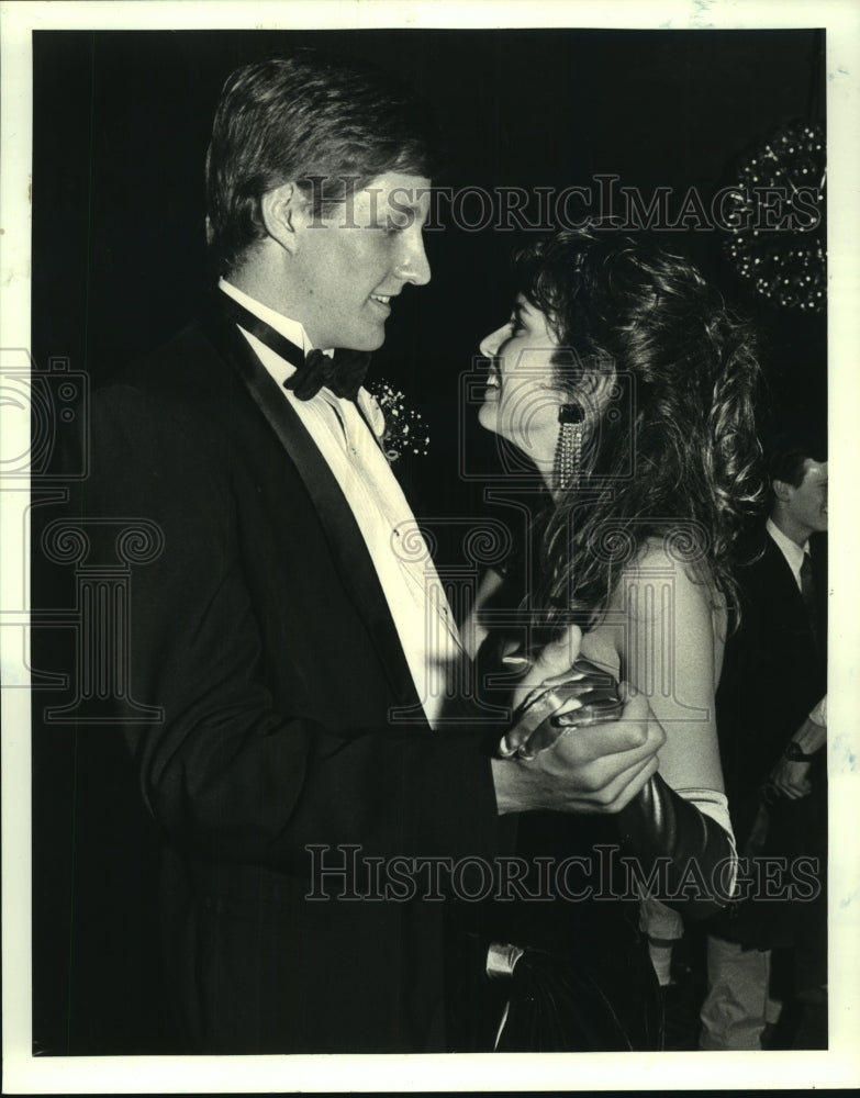 1989 Press Photo Michael DePass with Betsy Erwin dancing at a Sweet 16 Party - Historic Images