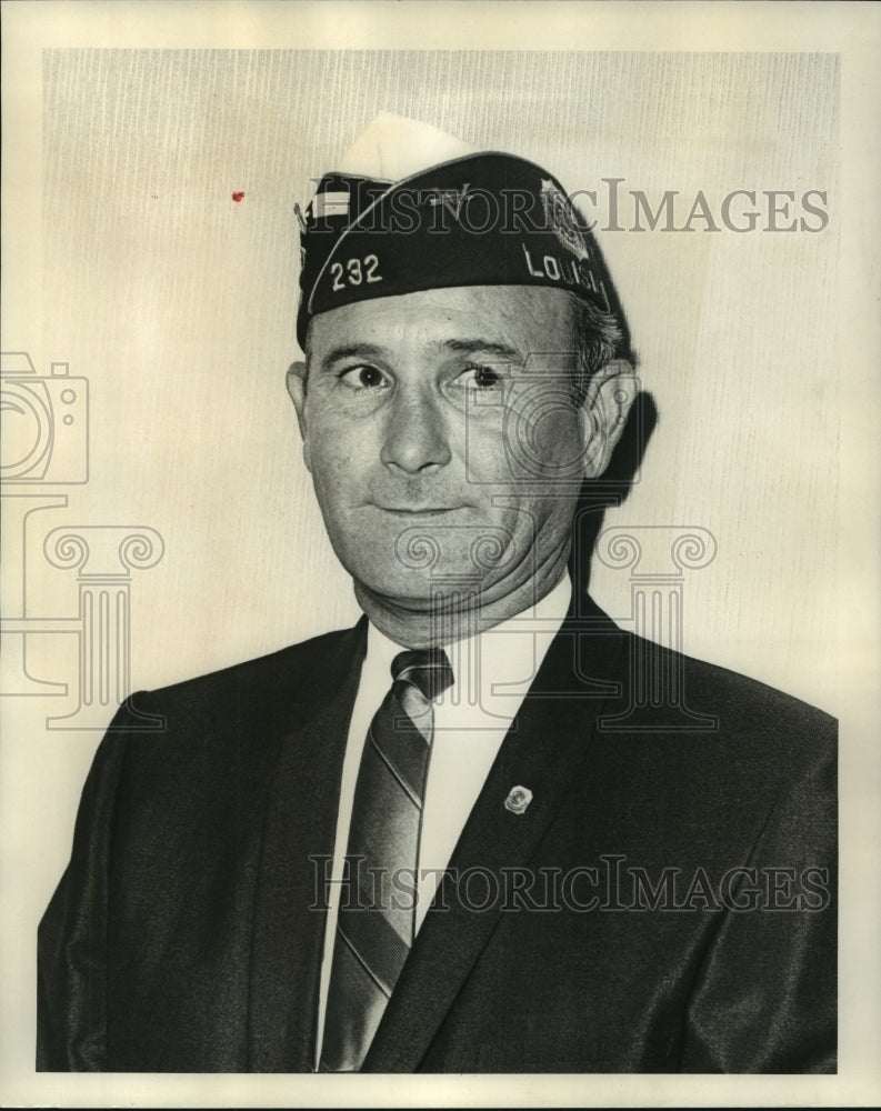 Load image into Gallery viewer, 1967 Press Photo Legion Ist District Commander Lenfants Rest. Roy L. DeSonier.
