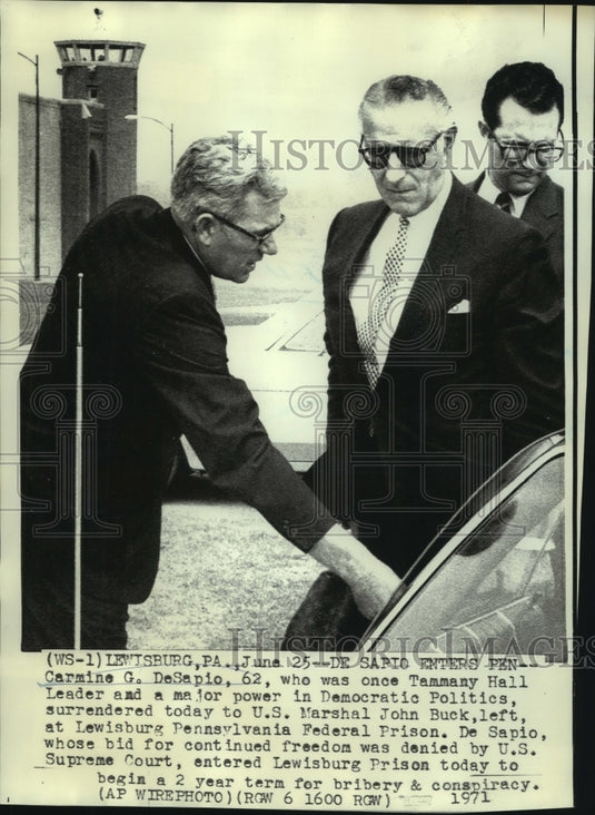 1971 Press Photo Carmine G. DeSapio Goes to Prison for Bribery & Conspiracy