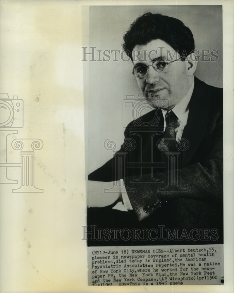 1945 Press Photo Mental Health Reporter Albert Deutsch - noa90269