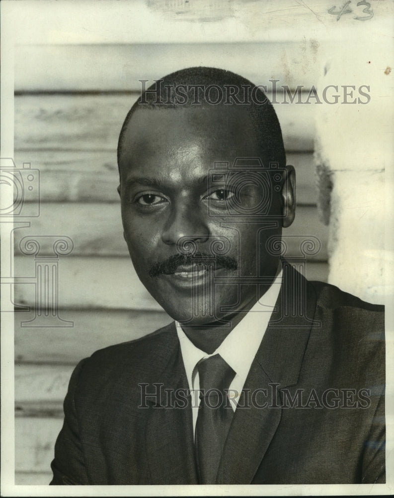 1971 Press Photo Radio and Television Technician James Dixon - noa90458- Historic Images