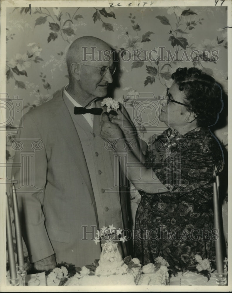 Load image into Gallery viewer, 1963 Press Photo Mr. &amp; Mrs. George E. Deris Celebrate 50th Wedding Anniversary
