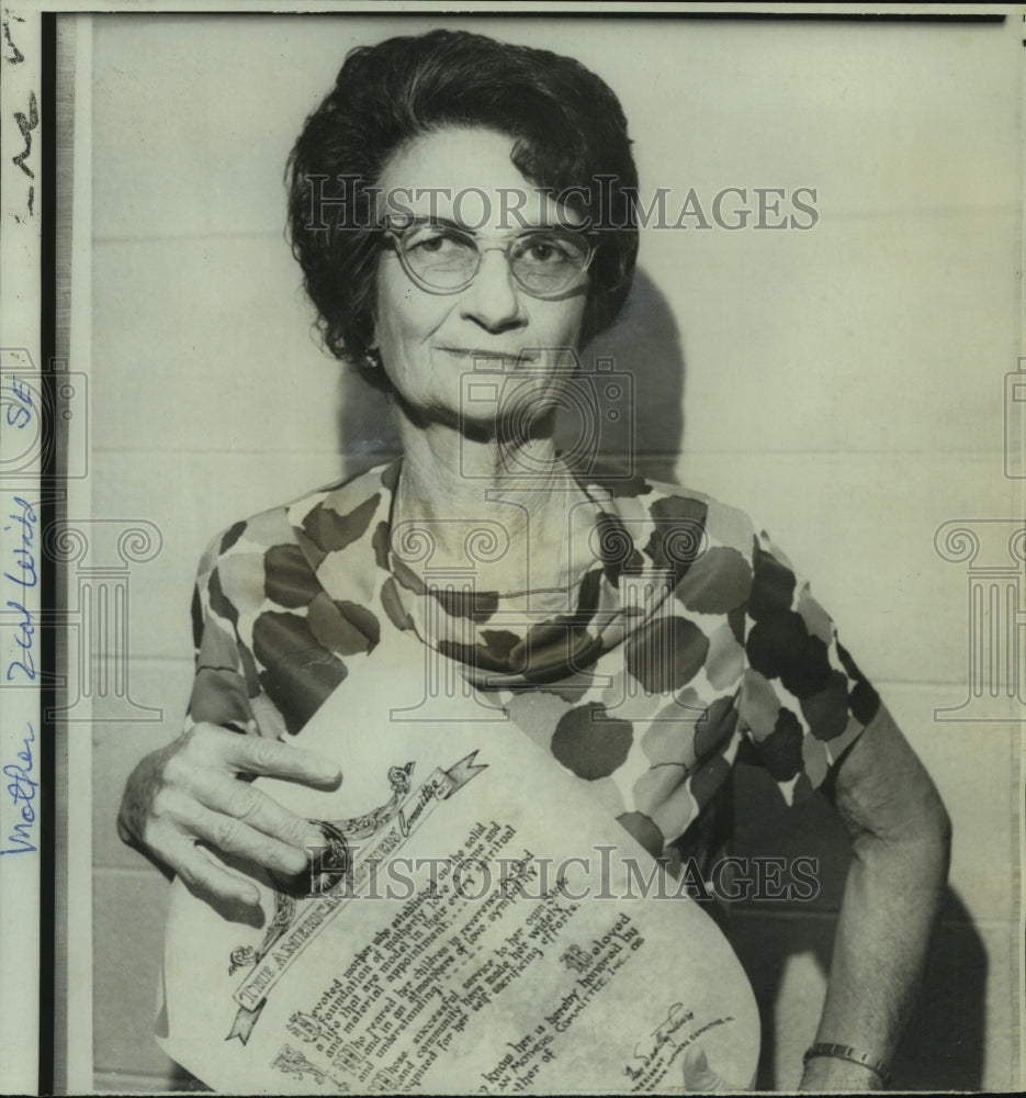 1967 Press Photo Mrs. J.C. DeRouen, Louisiana Mother of the Year- Historic Images