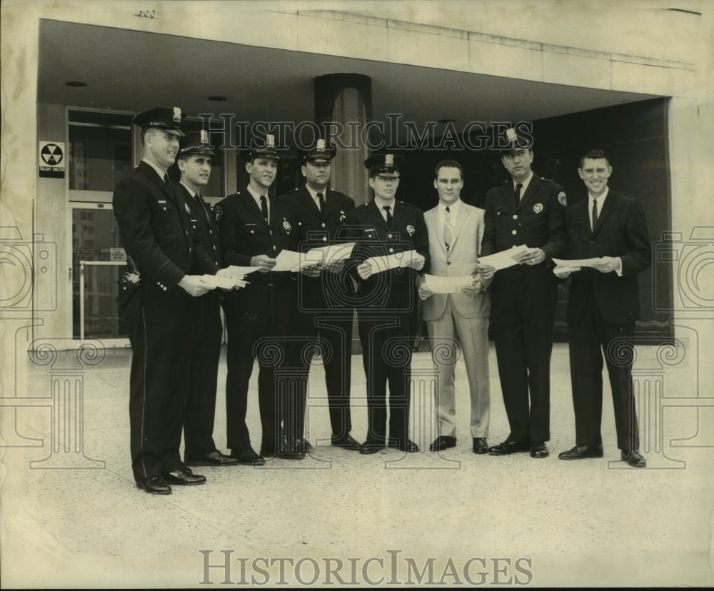 1968 Press Photo New Orleans Patrolmen Mark First Promotion Within Department