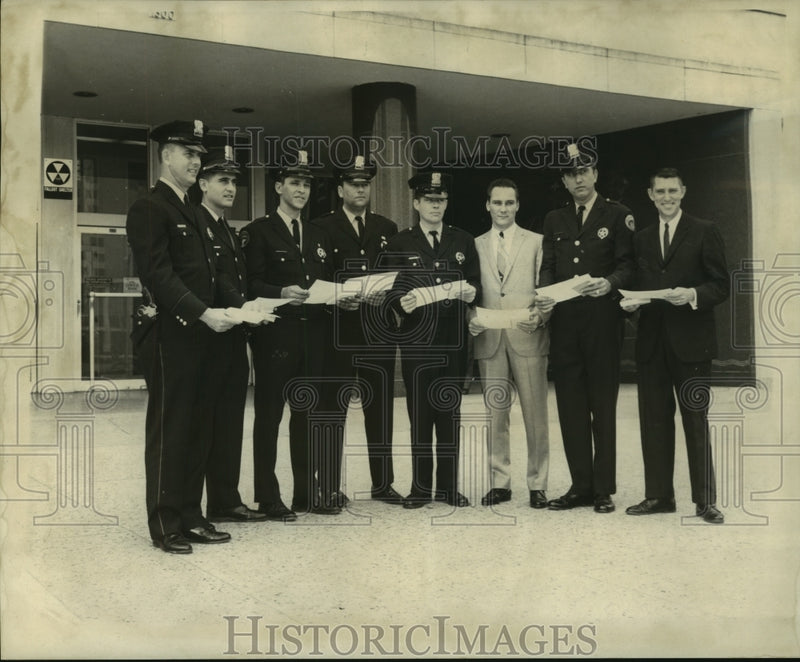 Load image into Gallery viewer, 1968 Press Photo New Orleans Patrolmen Mark First Promotion Within Department
