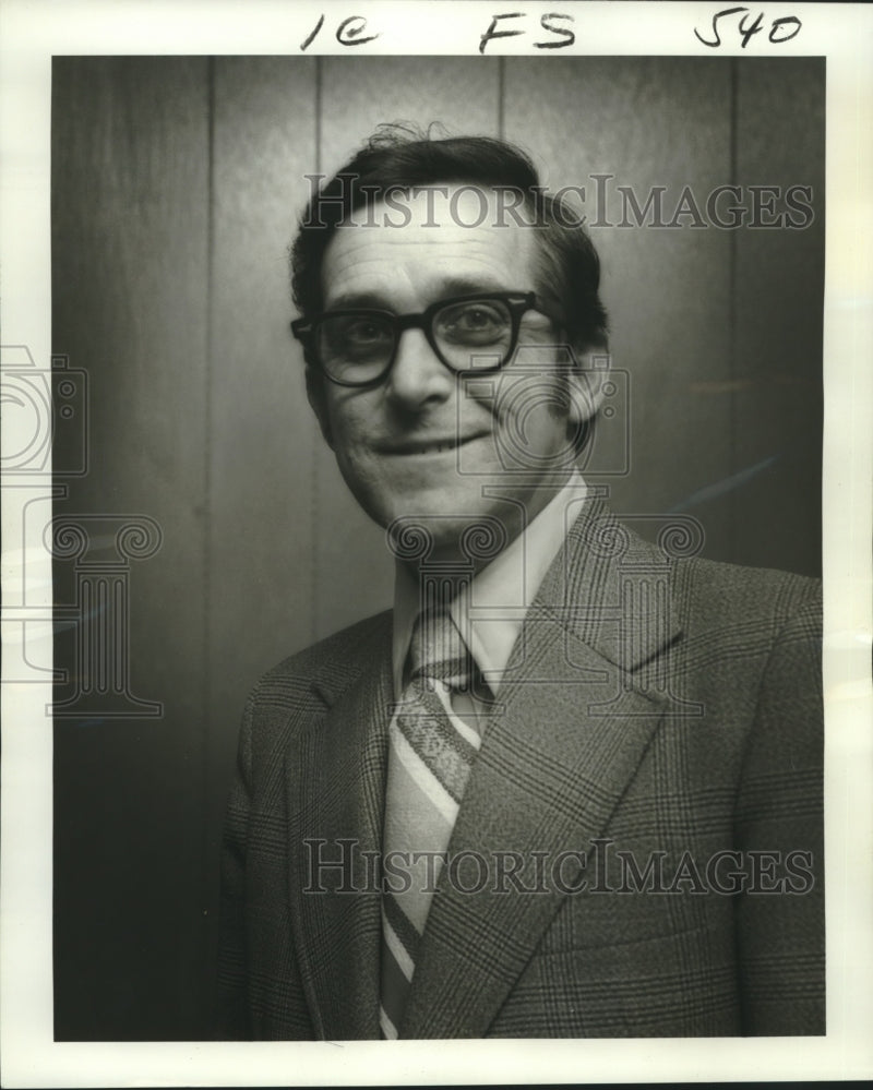 Load image into Gallery viewer, 1974 Press Photo American Cancer Society Campaign Chairman Arthur Duffel
