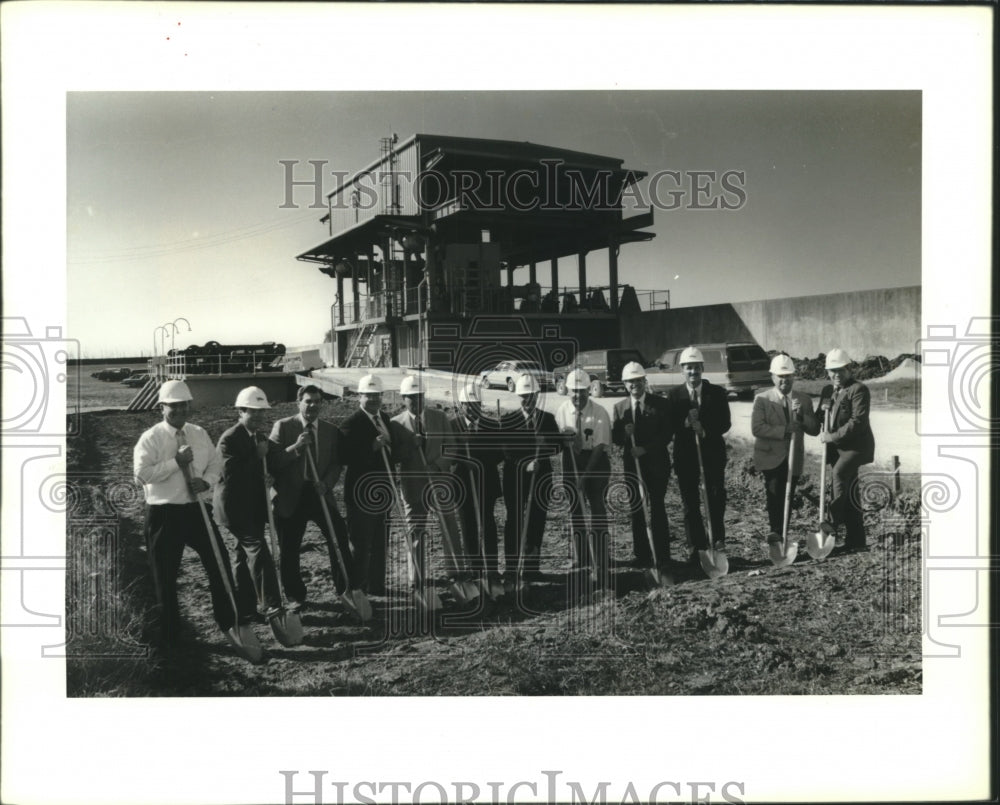 1990 Press Photo Ground breaking ceremonies of St Bernard Drainage Pump Station- Historic Images