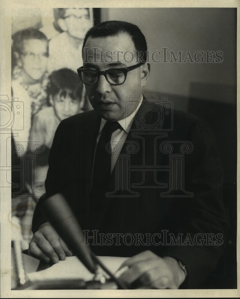 1969 Press Photo Dr. Carl J. Dolce, New Orleans Doctor - Historic Images