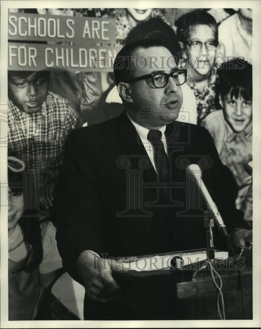 1969 Press Photo Dr. Carl J. Dolce, Superintendent of Schools- Press Conference
