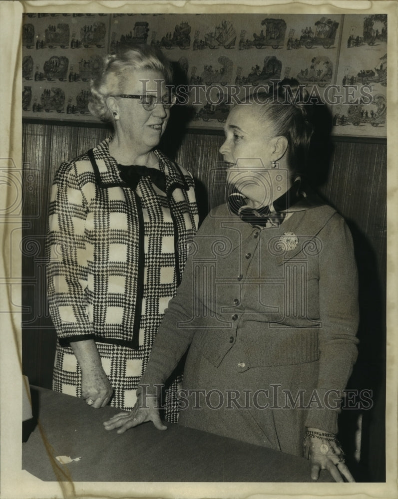  Press Photo Catholic Library members, Mrs. Florrinell &amp; Mrs. Detrevino- Historic Images