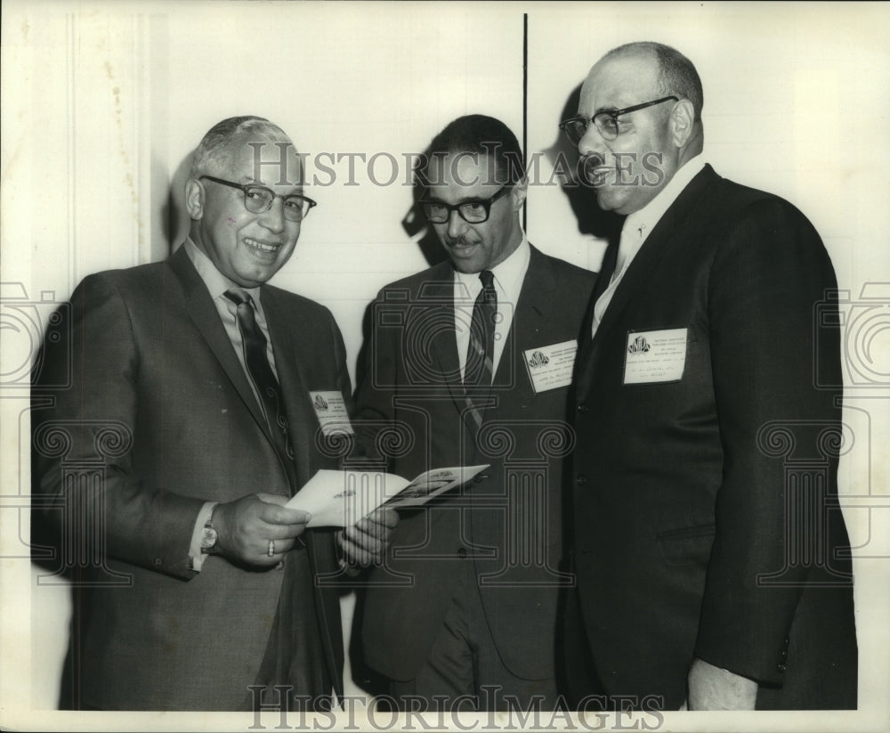 1969 Press Photo Frank Stanley, John Murphy, C.C. Dejoie Jr. - noa93072