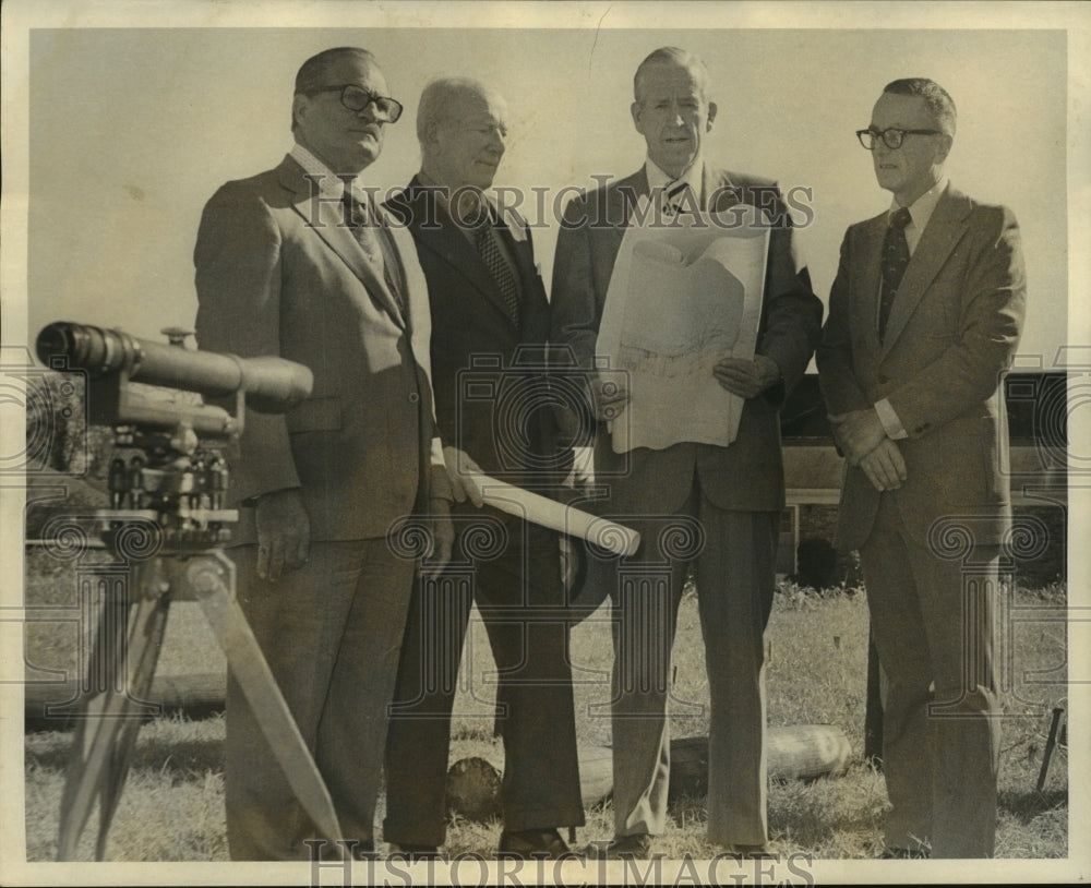 1973 Press Photo Parish & county officials at the Ground Breaking Ceremonies