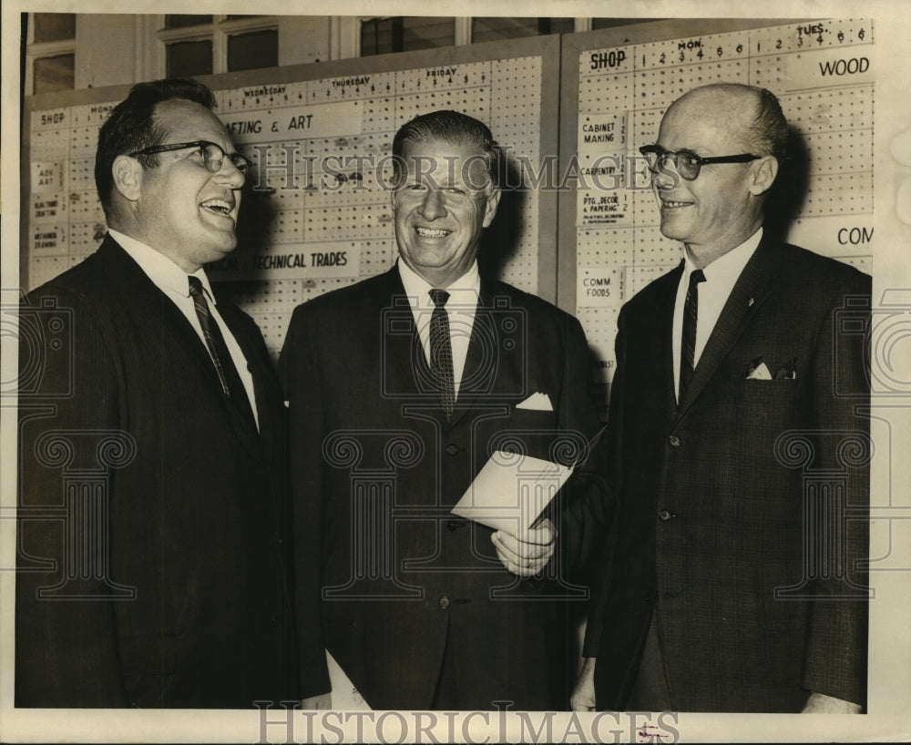 1965 Press Photo Graduates of Cashier&#39;s Course Delgado Institute - noa93170