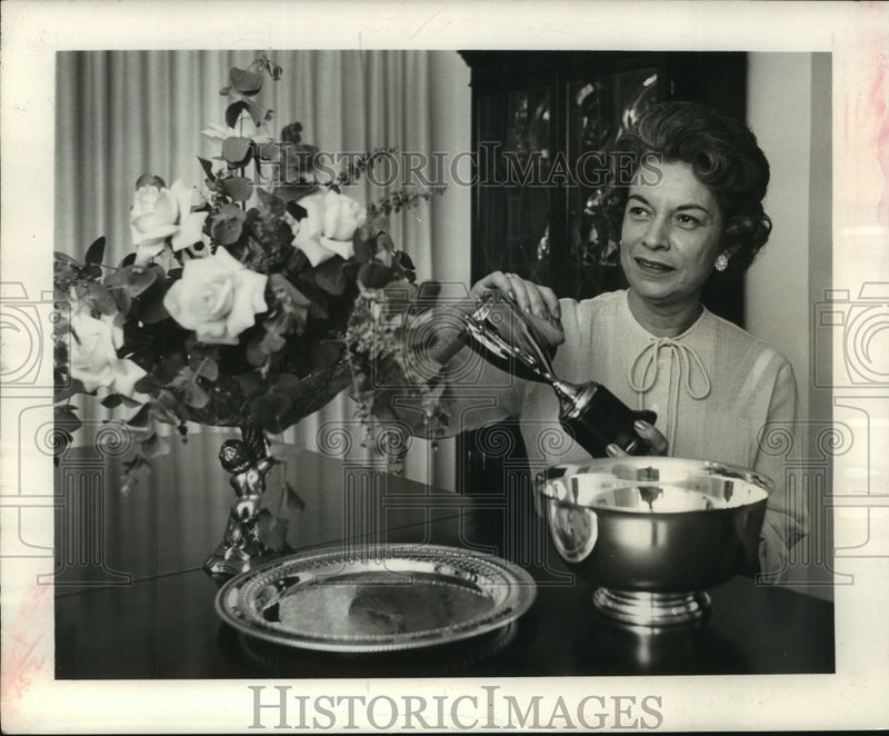 Load image into Gallery viewer, 1964 Press Photo Gentilly Garden Club - Mrs. Adrast Ducote Jr. with Trophies
