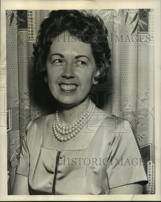 1962 Press Photo Mrs. Helen Dodge, Adeline installed. - noa93660