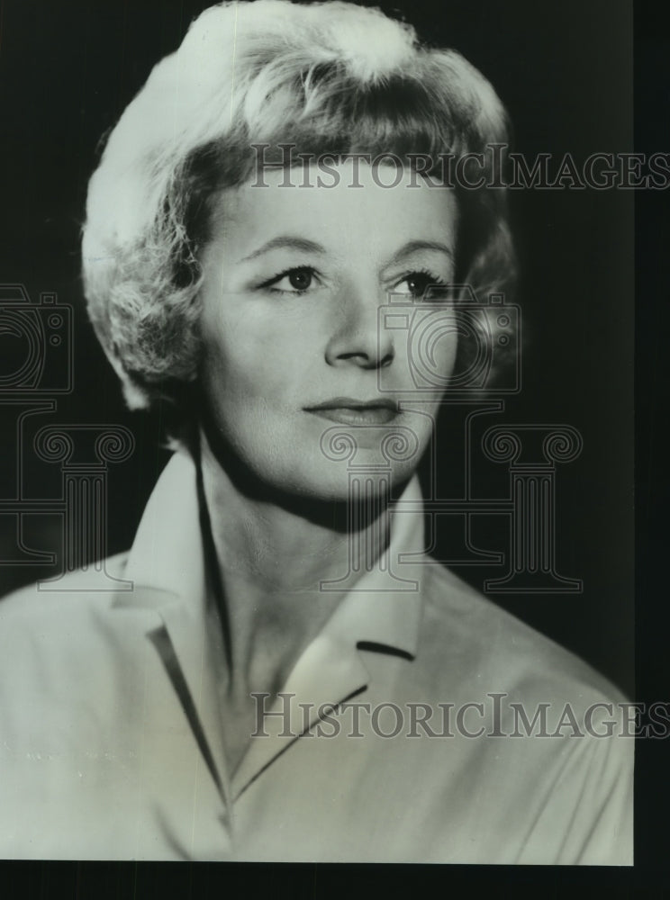1966 Press Photo Monica Dickens, author of The Room Upstairs. - noa94132