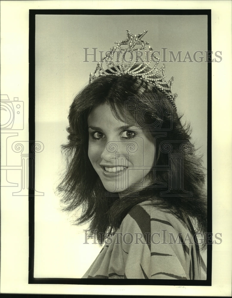 1982 Press Photo Erin Aileen Donnelly Represents June Dairy Month Committee- Historic Images