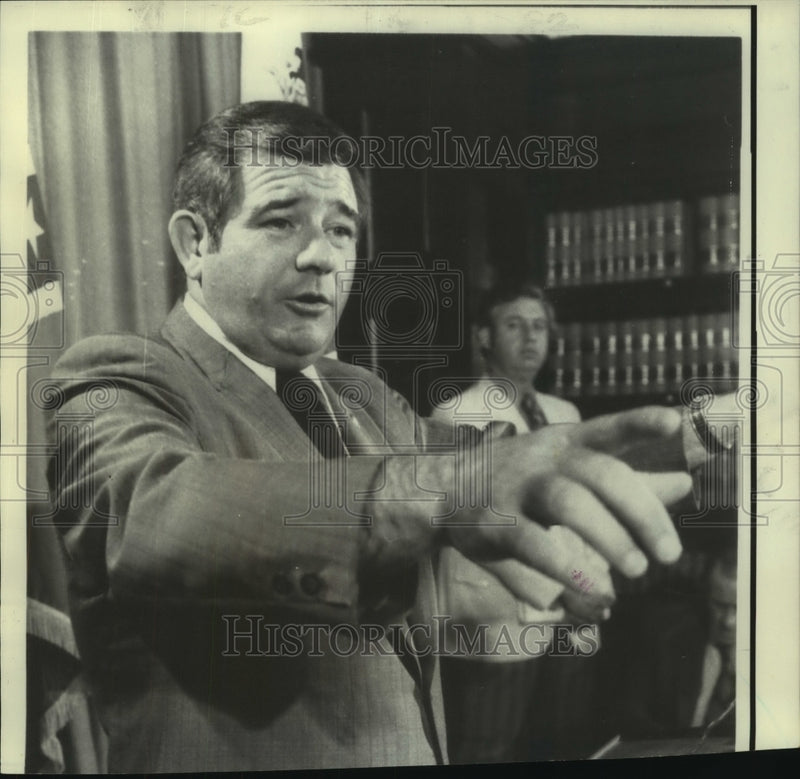 Load image into Gallery viewer, 1972 Press Photo Captain E.C. Dothard shot by gunfire that felled Gov. Wallace.
