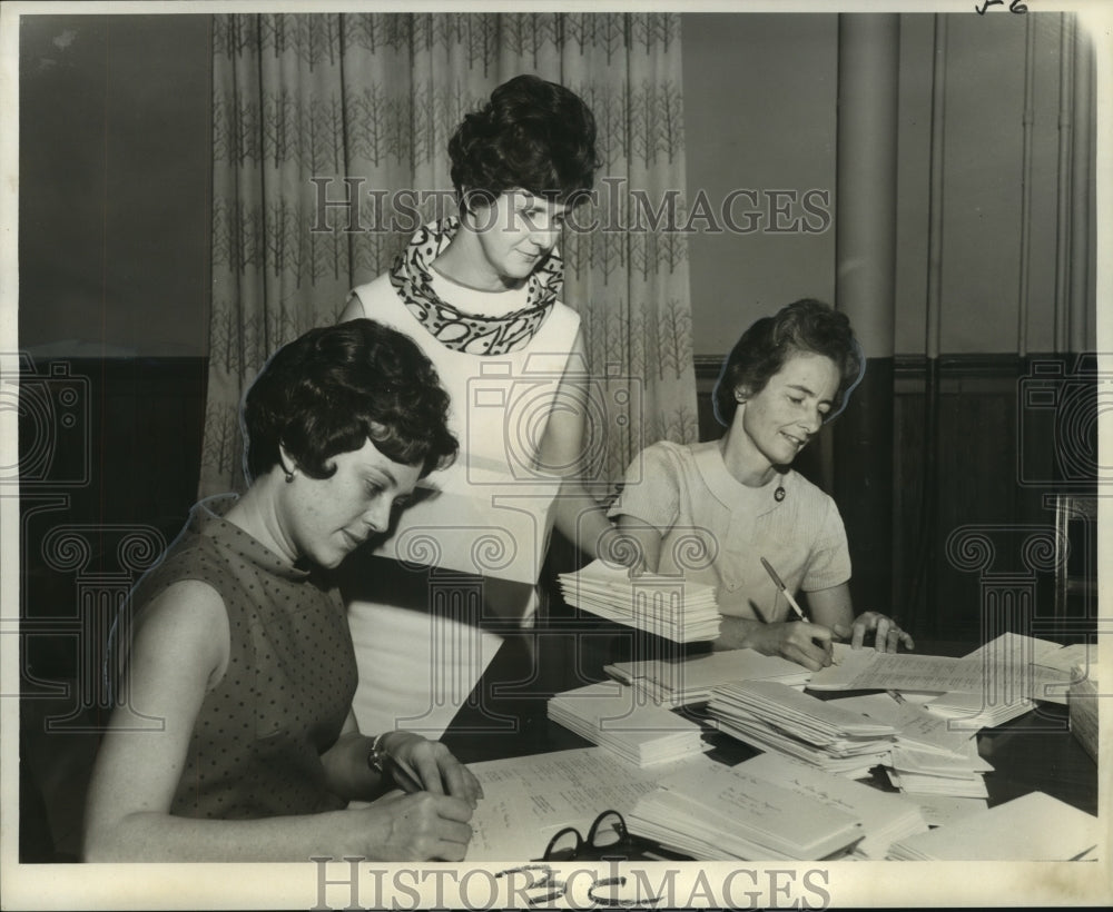 1967 Press Photo Benefit sponsored by alumnae &amp; mothers of Academy, Sacred Heart