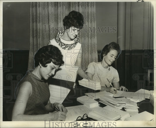 1967 Press Photo Benefit sponsored by alumnae & mothers of Academy, Sacred Heart