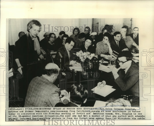 1964 Press Photo Mrs. Helen Gahagan Douglas spoke at news conference today.