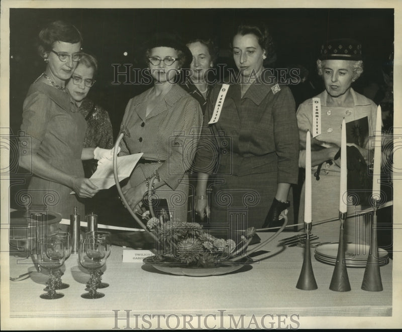 Load image into Gallery viewer, 1959 Press Photo The Twilight Gardeners Garden Club at the Flower Show.
