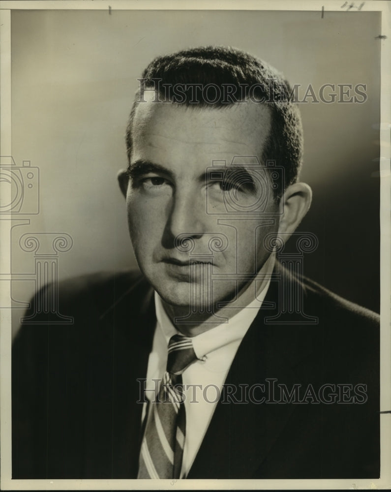 Load image into Gallery viewer, 1958 Press Photo Jack Doscher, executive director, Operation home Improvement
