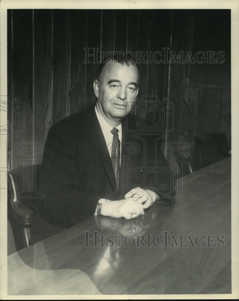  Press Photo President of Jefferson Downs C. Ray Edmonds- Historic Images