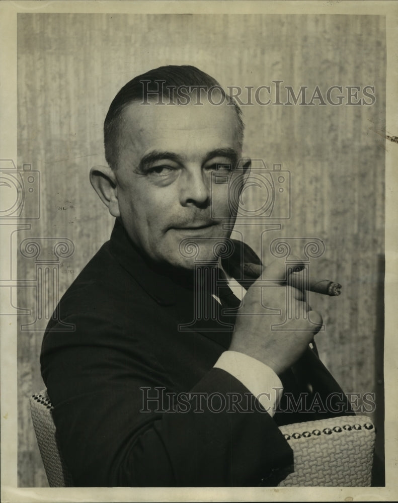 Load image into Gallery viewer, 1962 Press Photo Dr. Leon Dmochowski, a professor at Baylor University
