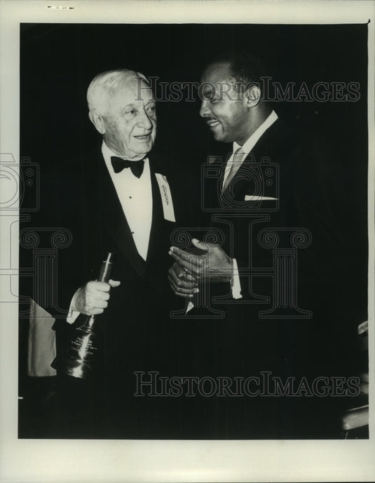 1967 Press Photo Cyrus Eaton Honored by Cleveland Press Club - noa95554