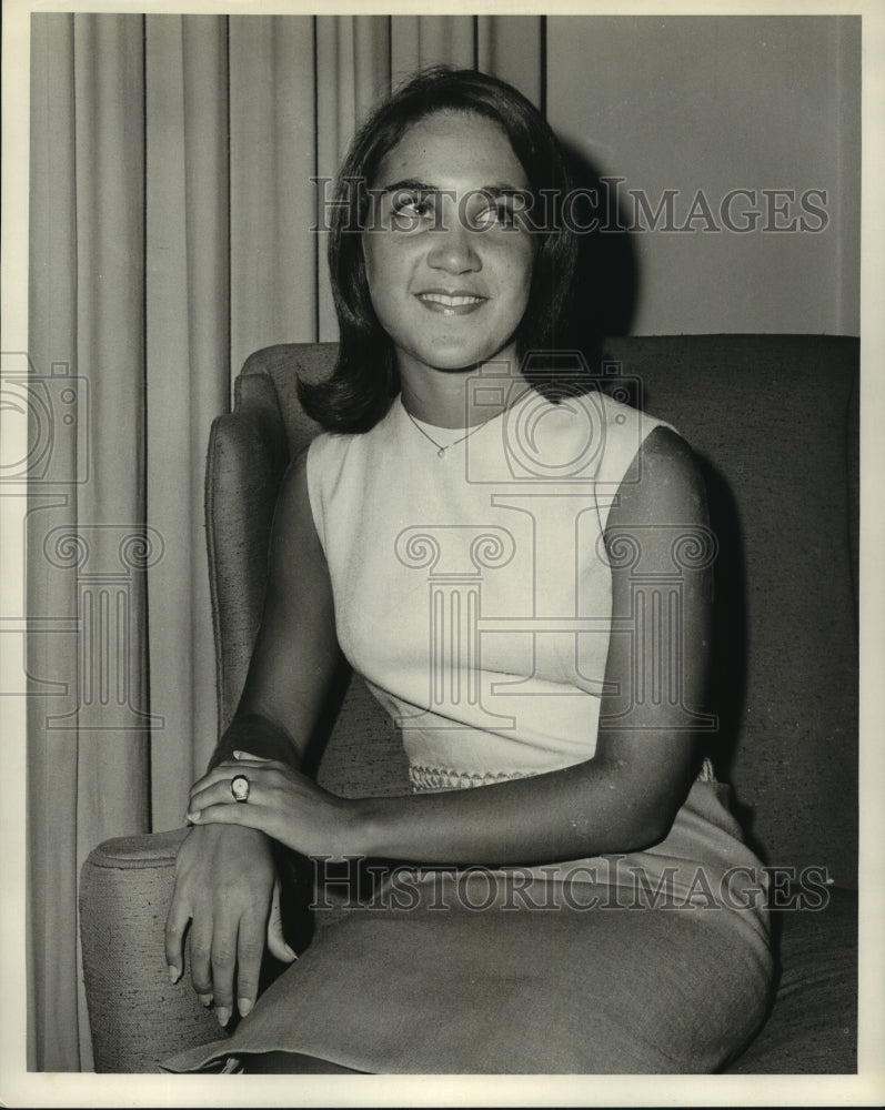 1966 Press Photo Suzanne C. Dupuy, 1334 Henry Clay Avenue- 1966 Debutante - Historic Images