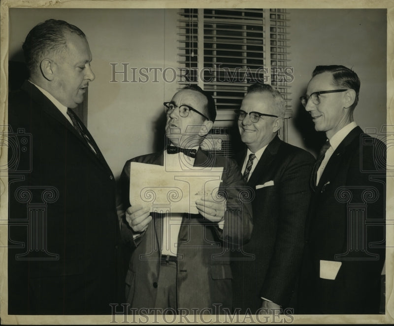 Load image into Gallery viewer, 1960 Press Photo Re-elected officers, New Orleans Baptist Association
