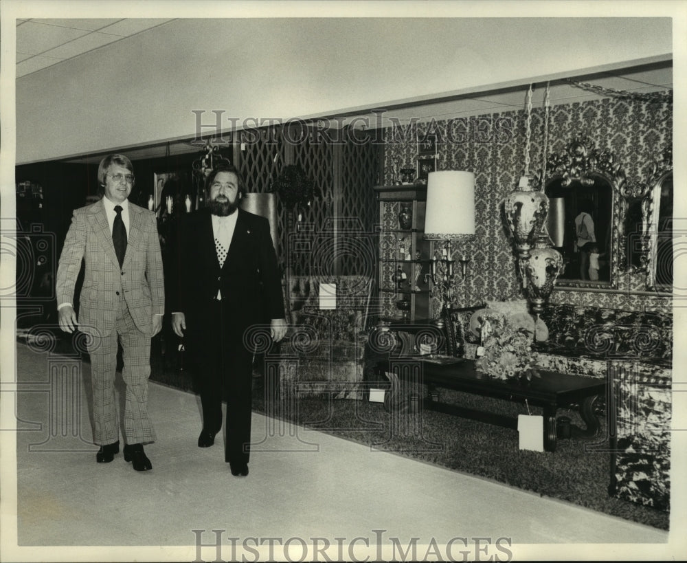 1973 Press Photo Richard Edenfield, and Al Honeyman, managers at &quot;Levitz.&quot;