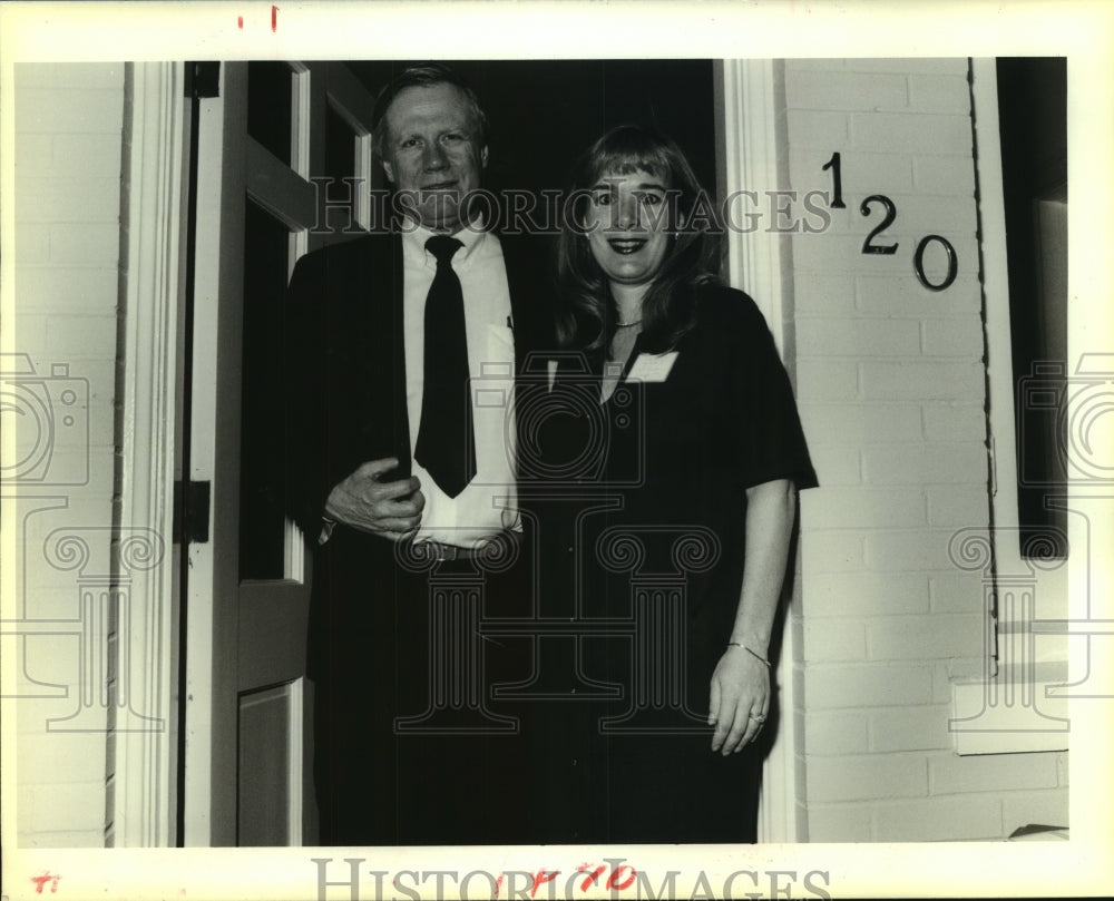 1990 Press Photo Ernest Edmundson and Kit Rault of Harvard Club- Historic Images