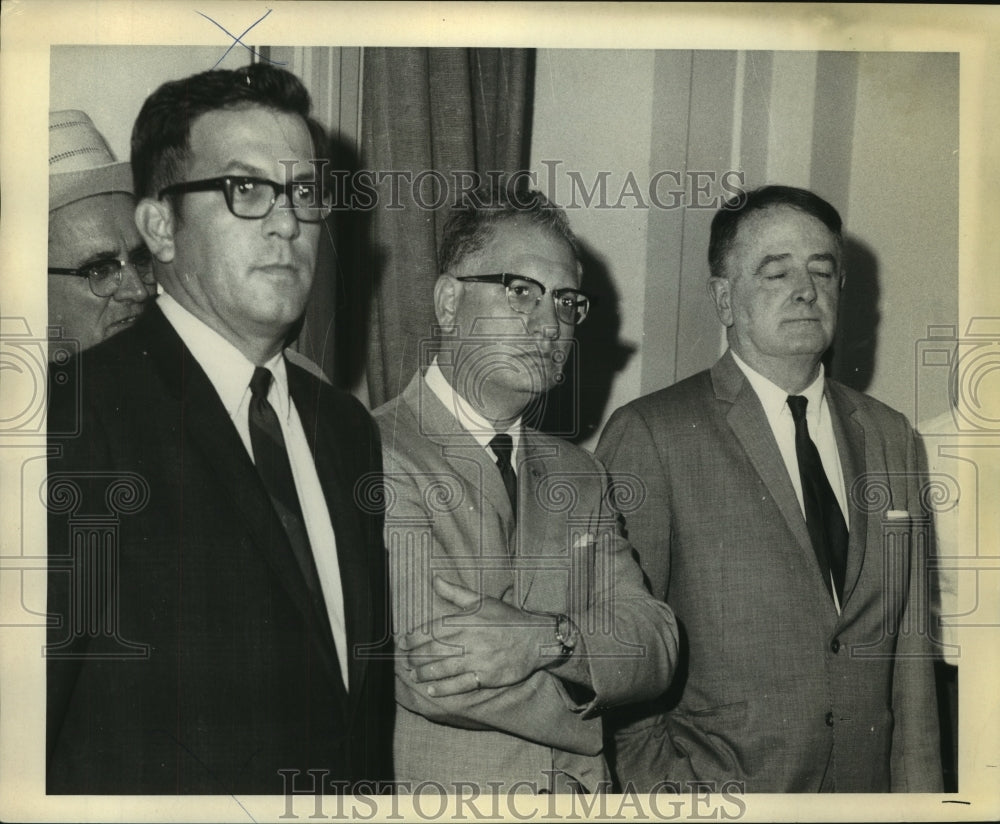 1969 Press Photo Senator Claude Duval attending a convention - noa96181