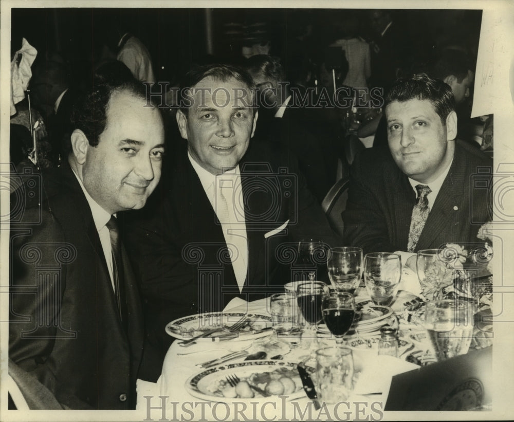 1965 Press Photo Clarence Dupuy at banquet table- Historic Images